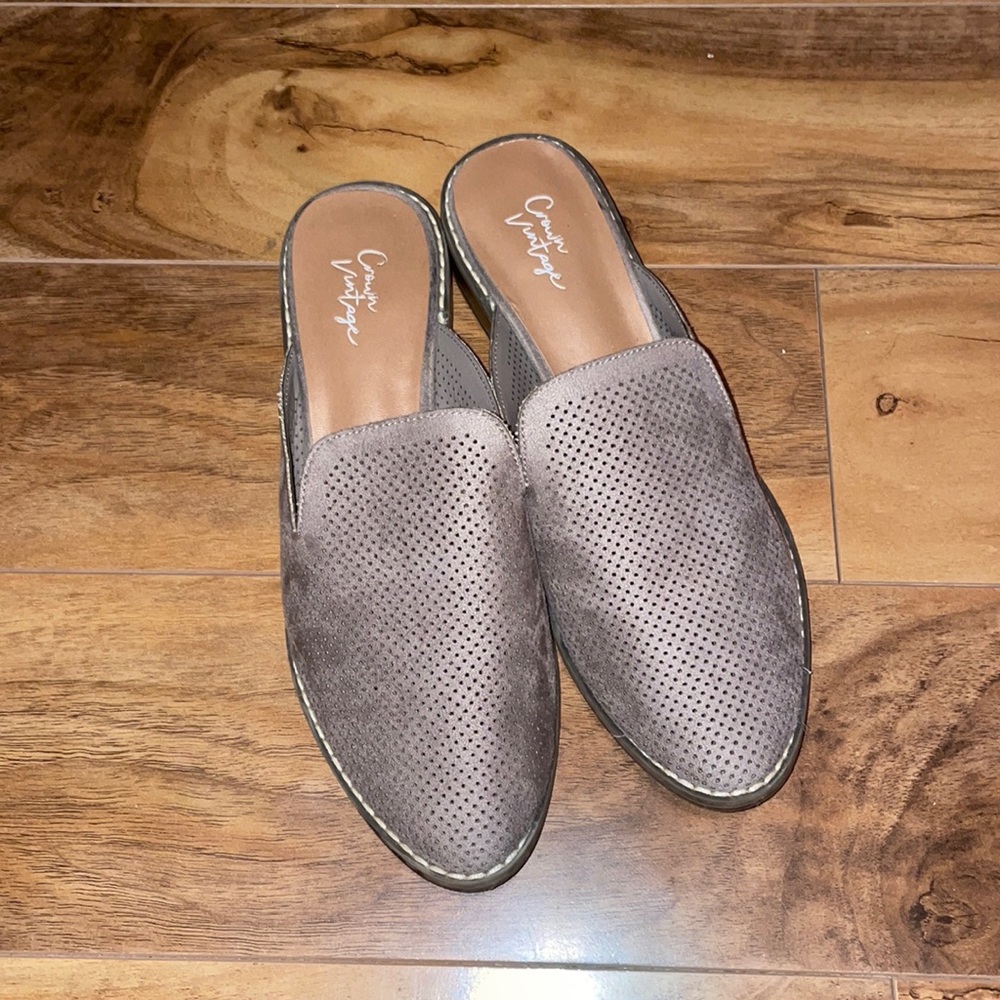 Crown Vintage slide mules. Size 6.5.